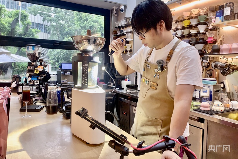 咖啡加工工陈施磊：从此风味有了“解码本”PG电子麻将胡了2模拟器新职业面对面丨(图1)